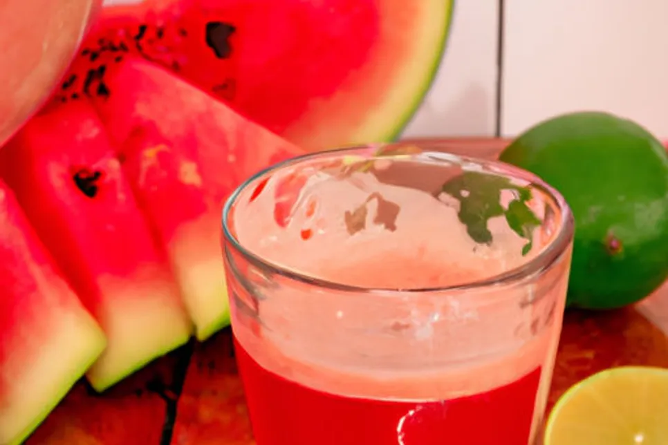 Suco de melancia com limão - Refrescante e saudável!